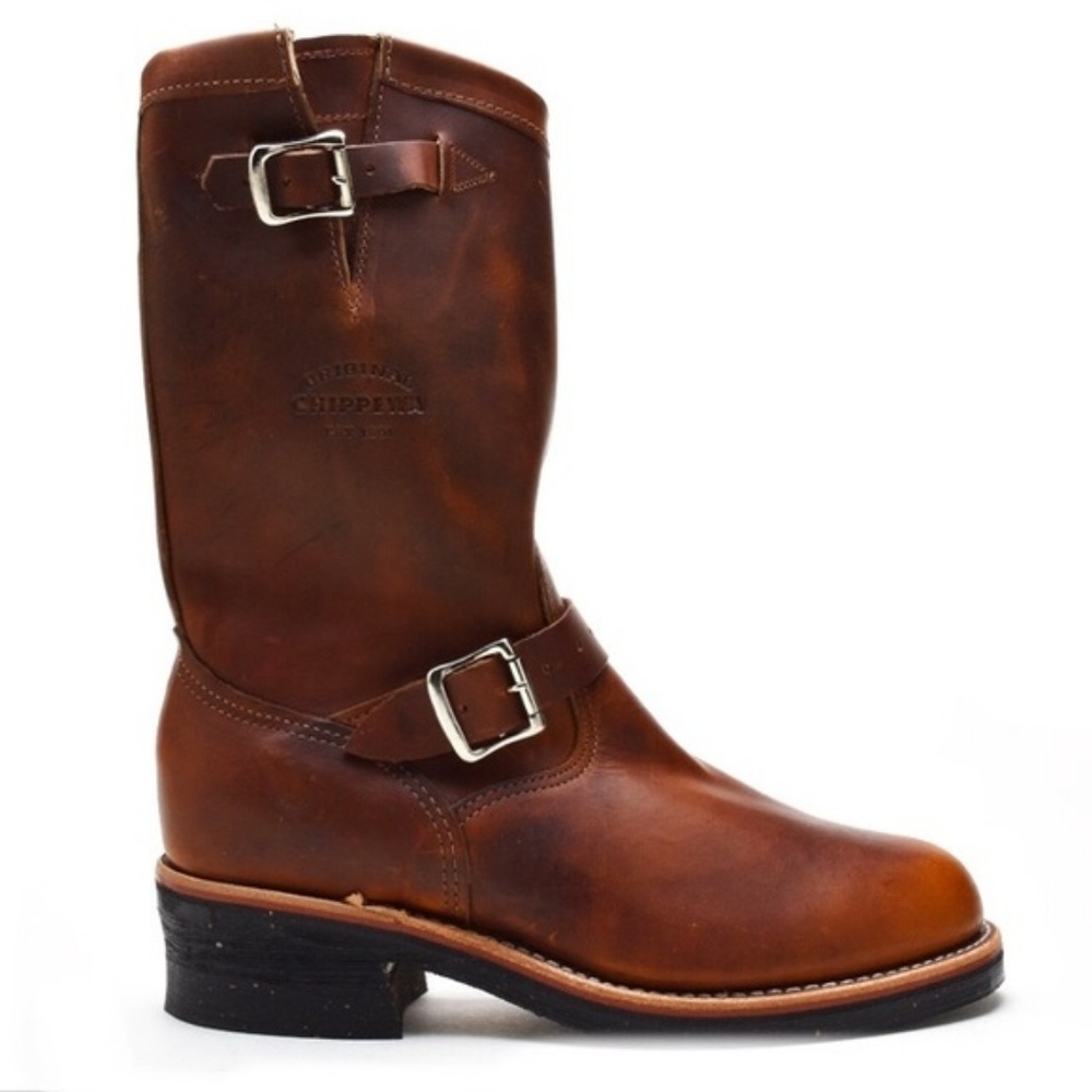 11" Chippewa engineer boot